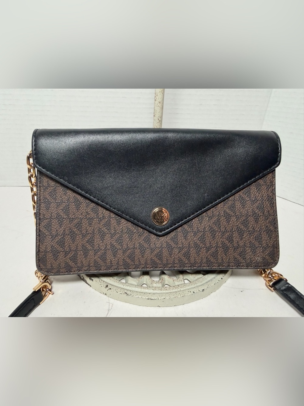 Michael Kors Envelope Signature Crossbody bag